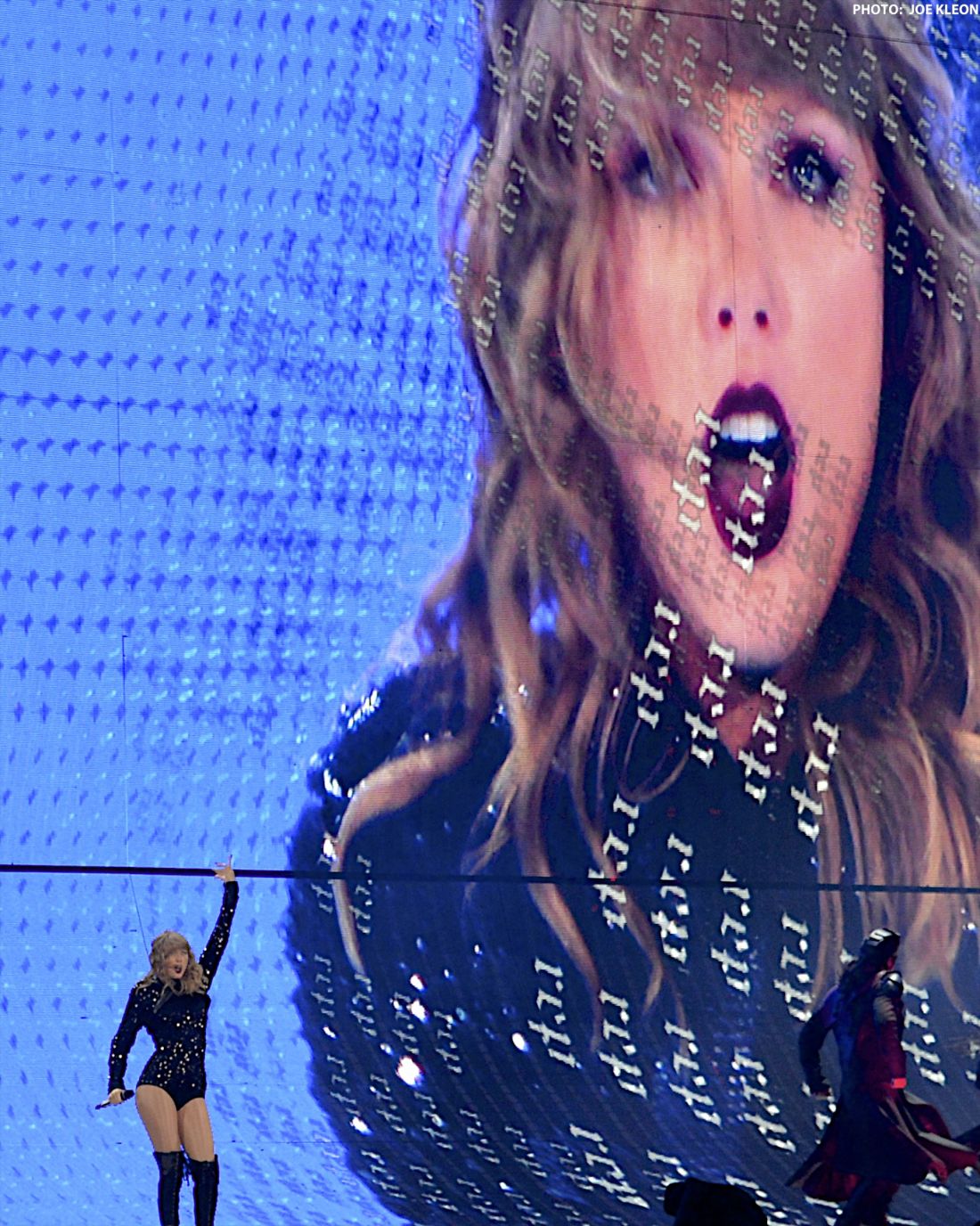 TaylorSwift2018-07-17HighEnergyStadiumClevelandOH (11).jpg